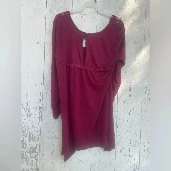 2000 Y2K Maurice’s Medium Burgundy Flowing Top with Lace - Picture 3 of 6